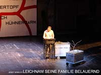 09_leichnam_seine_familie_belauernd
