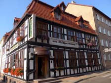 2014_09_19_1637__hotel_pod_muzami__kamien_pomorski__plus25